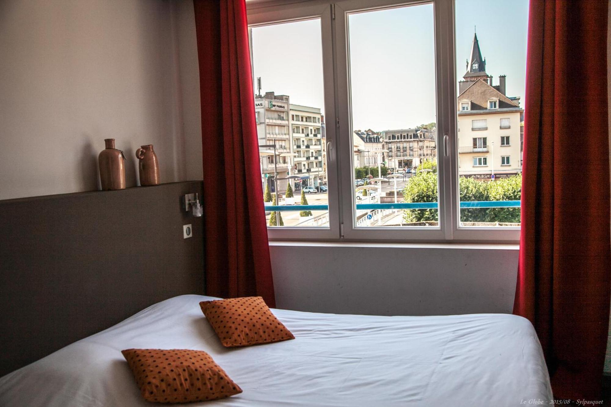 Hotel Bar Le Globe Saint-Die-des-Vosges Rom bilde